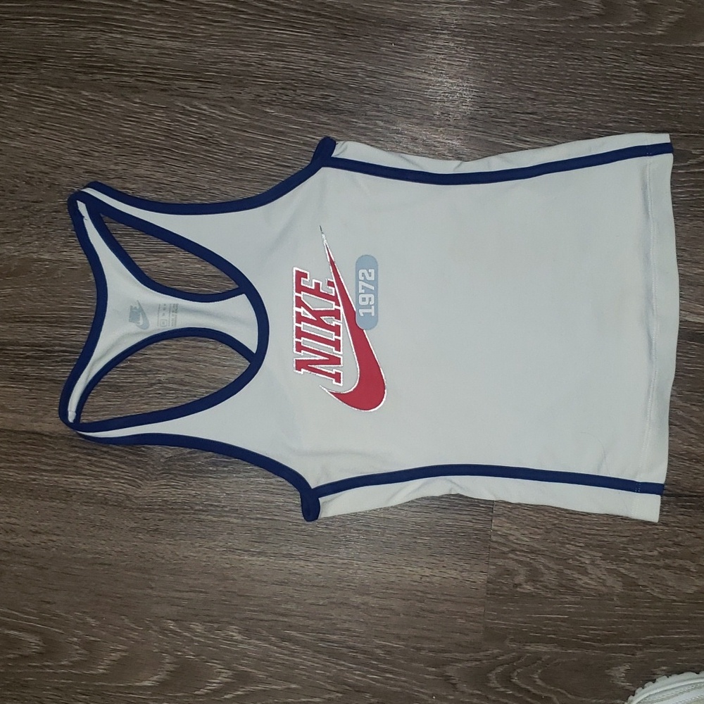 Nike tank